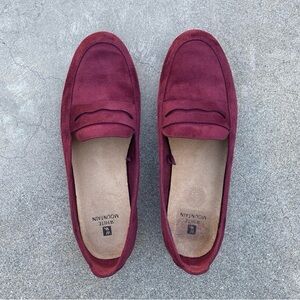Like New WHITE MOUNTAIN Burgundy Maroon Loafers Slip On Flats Shoes 9